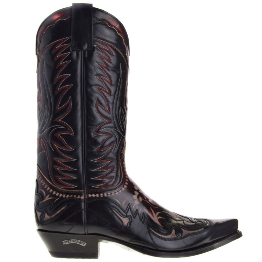 black pointed cowboy boots