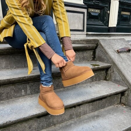 Houd je voeten warm en trendy met deze Chestnut boots!...