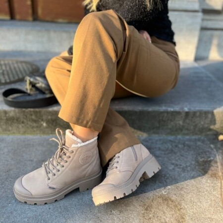 Ga voor avontuur met stijl! ????✨ Deze gevoerde Palladium boot...